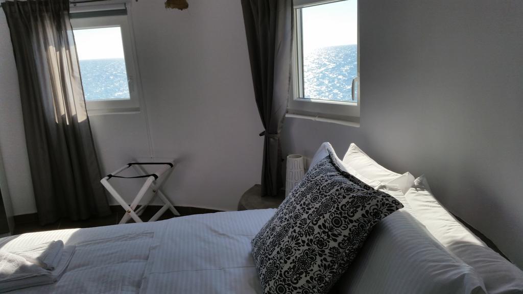 Abelomilos Exclusive Villa Imerovigli  Room photo